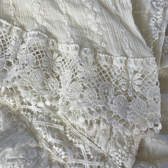 Gibson & Latimer M White Lace Wrap Dress | Midi Cottage, Feminine, Boho Romantic - Picture 3 of 5